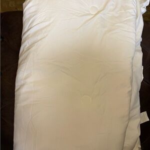 Luxurious off white  Bedding comforter